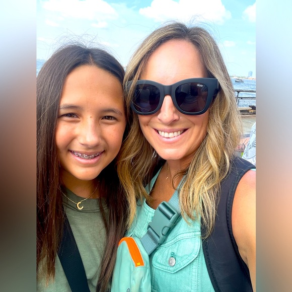 Meet your Posher, Lindsey - Picture 2 of 2